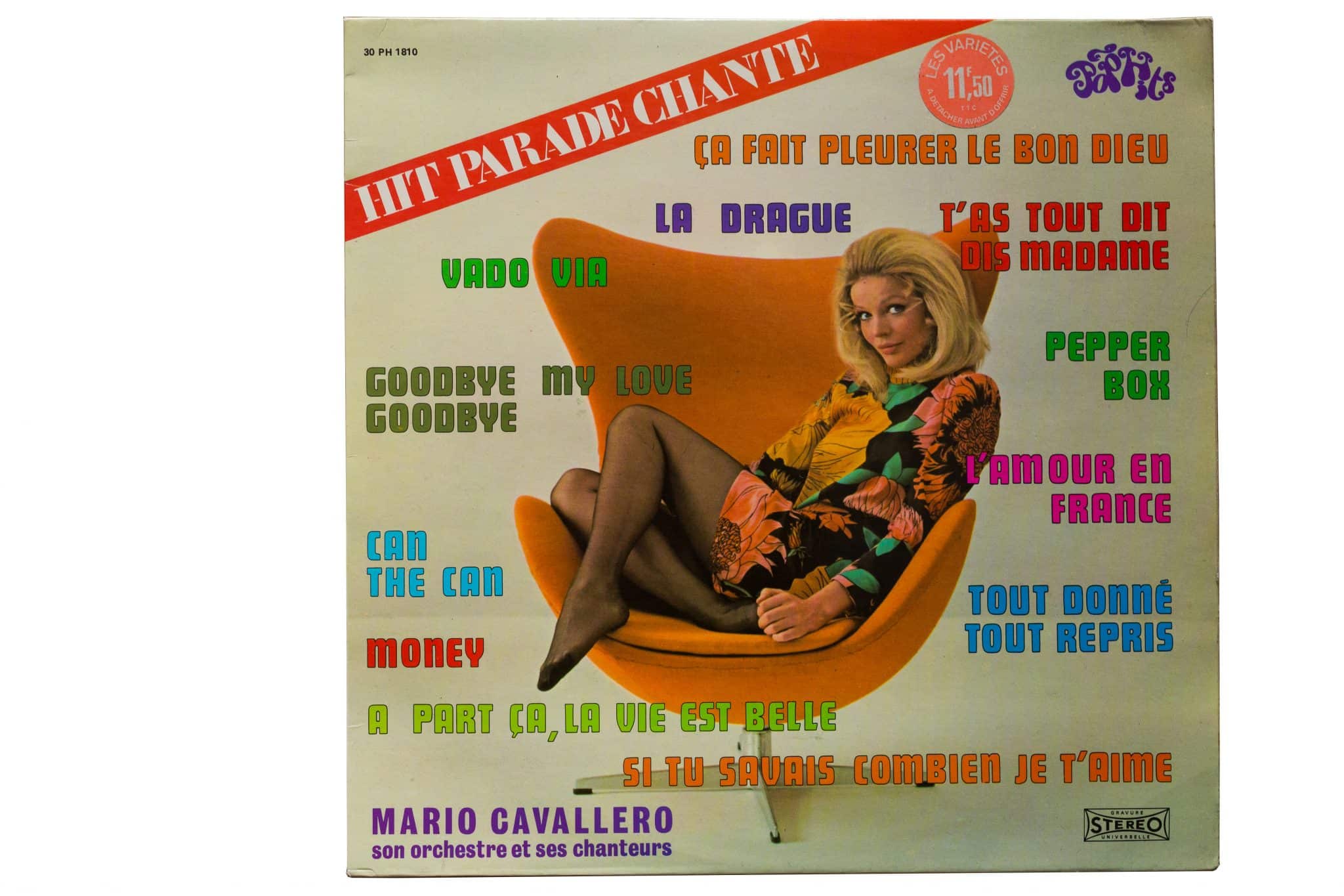 Fauteuil tournant 3317» Œuf» de Arne Jacobsen-crédits PAF 1973